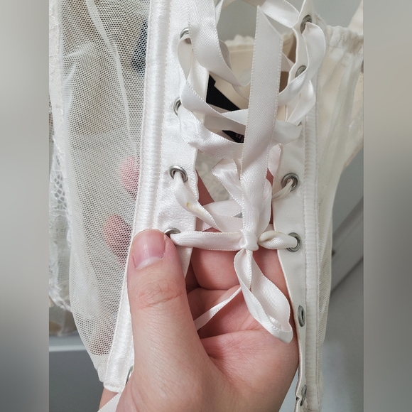 Victoria's Secret Corset Top 36D - Picture 3 of 8